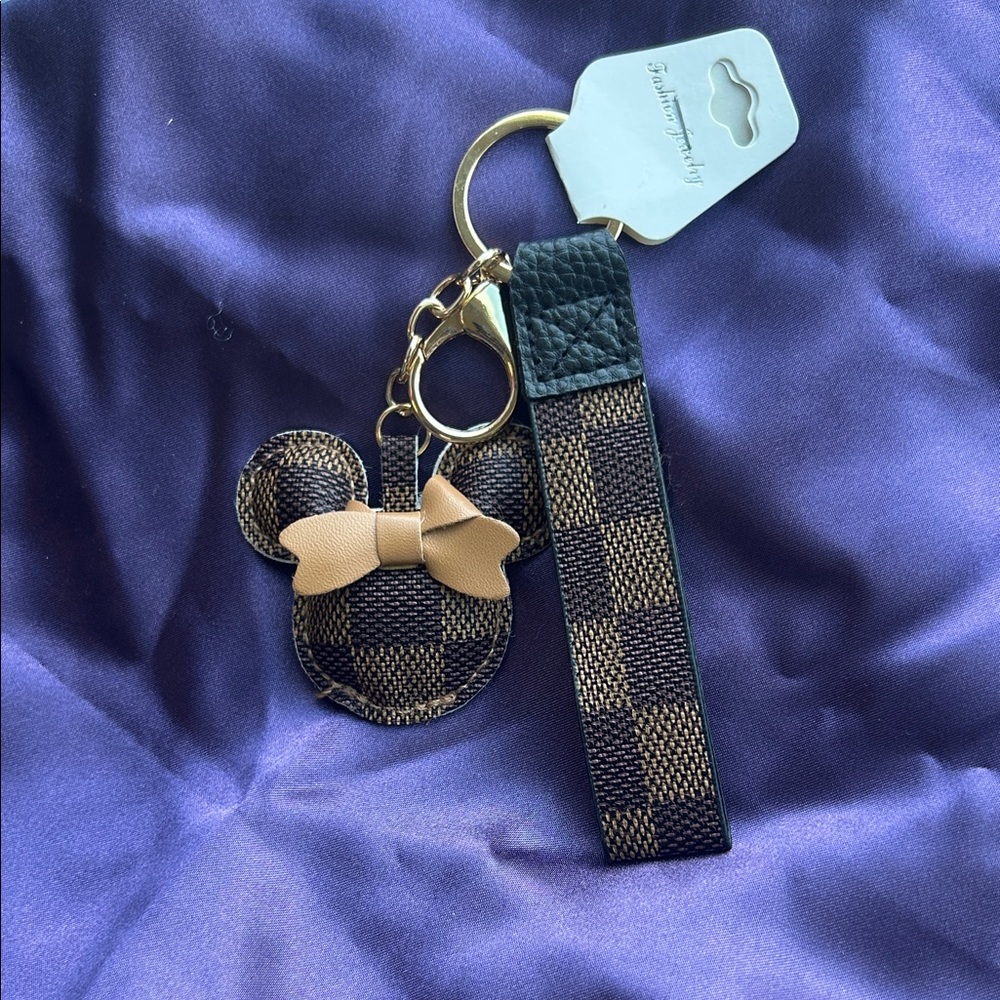 Fashion Jewelry Brown & Black Checkerboard Mickey Keychain